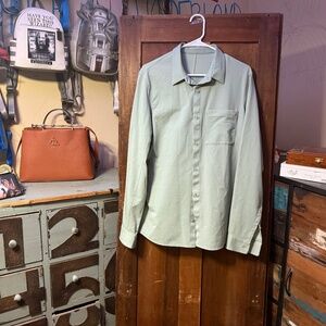 Men's Classic Fit Lulelemon Long Sleeve Button Up